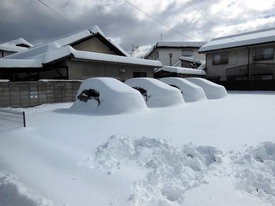 松本市鍼灸指圧マッサージ神林治療院　大雪の様子